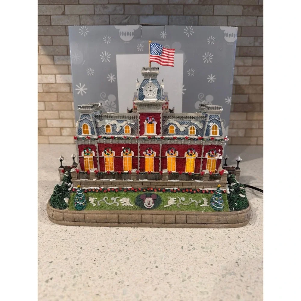 9261. Disney Christmas Train Station with Lights with box